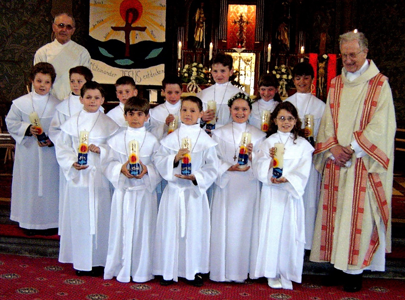 Kommunionkinder der Pfarrei St. Valentin Ockfen 2004